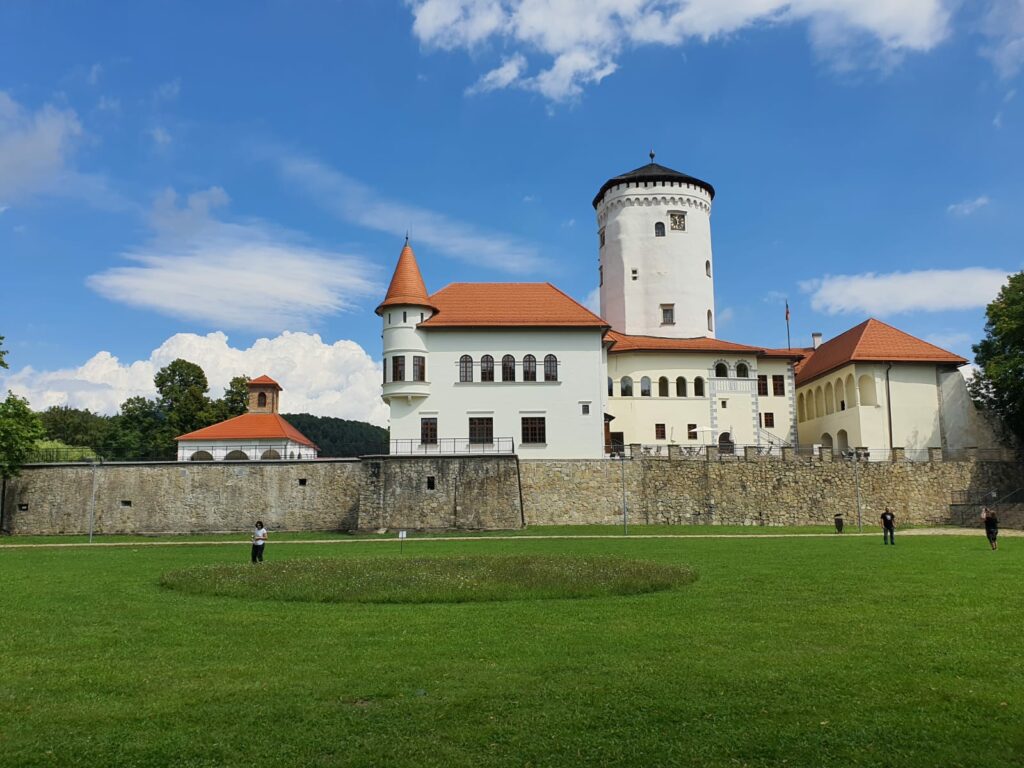 Budatínsky hrad na Słowacji na wakacje 