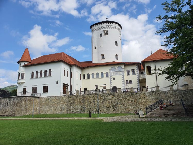 Budatínsky hrad czyli Zamek Budatin w Żylinie - wakacje na Słowacji 2020.