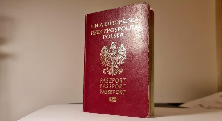 Jak wyrobić paszport