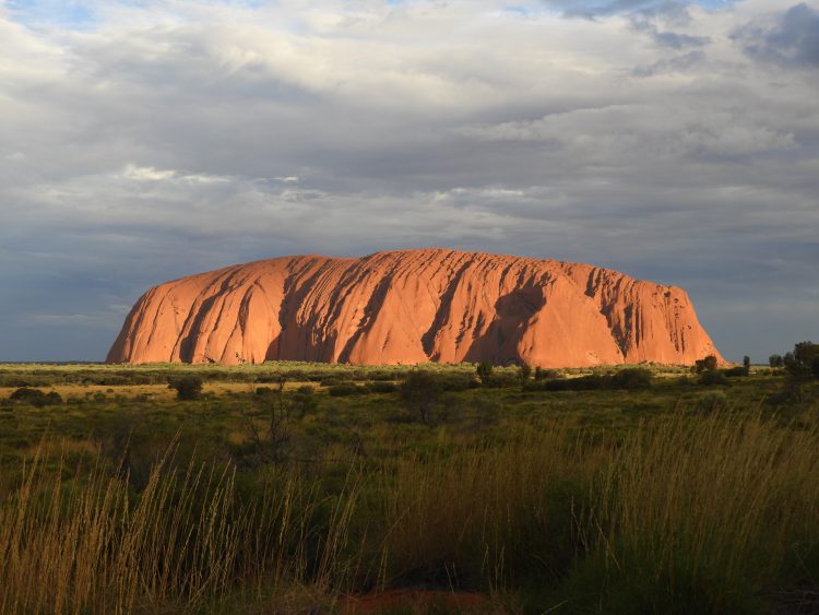 Na ścieżkach Australii: mistyczny czar Uluru i Kata Tjuta.