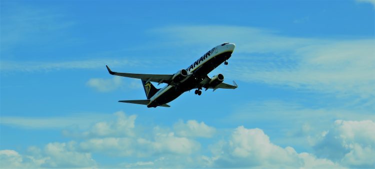 Bagaż podręczny - od 15 stycznia 2018 r. nowe zasady w liniach lotniczych Ryanair.