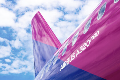 Samolot Wizz Air na lotnisku