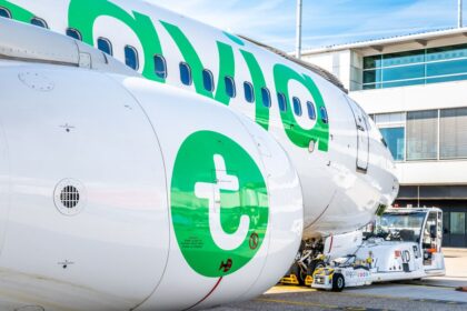samolot Transavia na lotnisku we Wrocławiu – nowe połączenie do Paryża Orly
