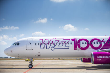 Samolot Wizz Air na lotnisku