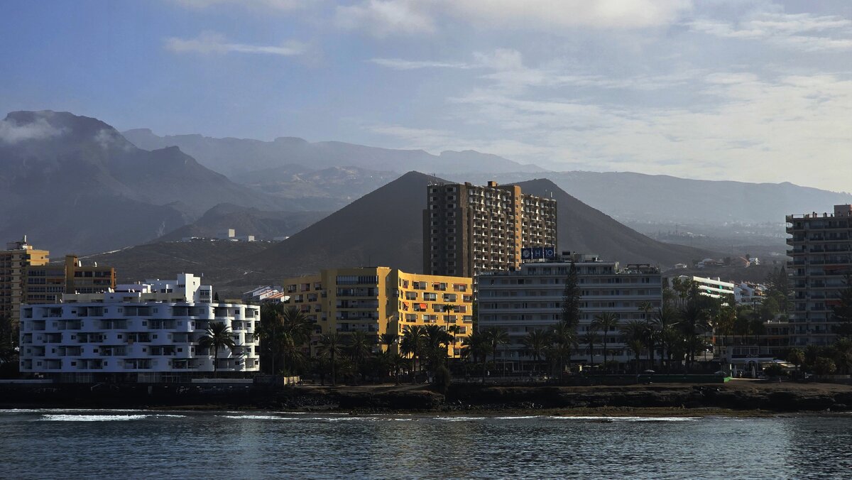 Trzęsienie ziemi na Kanarach – Los Cristianos na Teneryfie, gdzie odczuwalne były wstrząsy 4,1