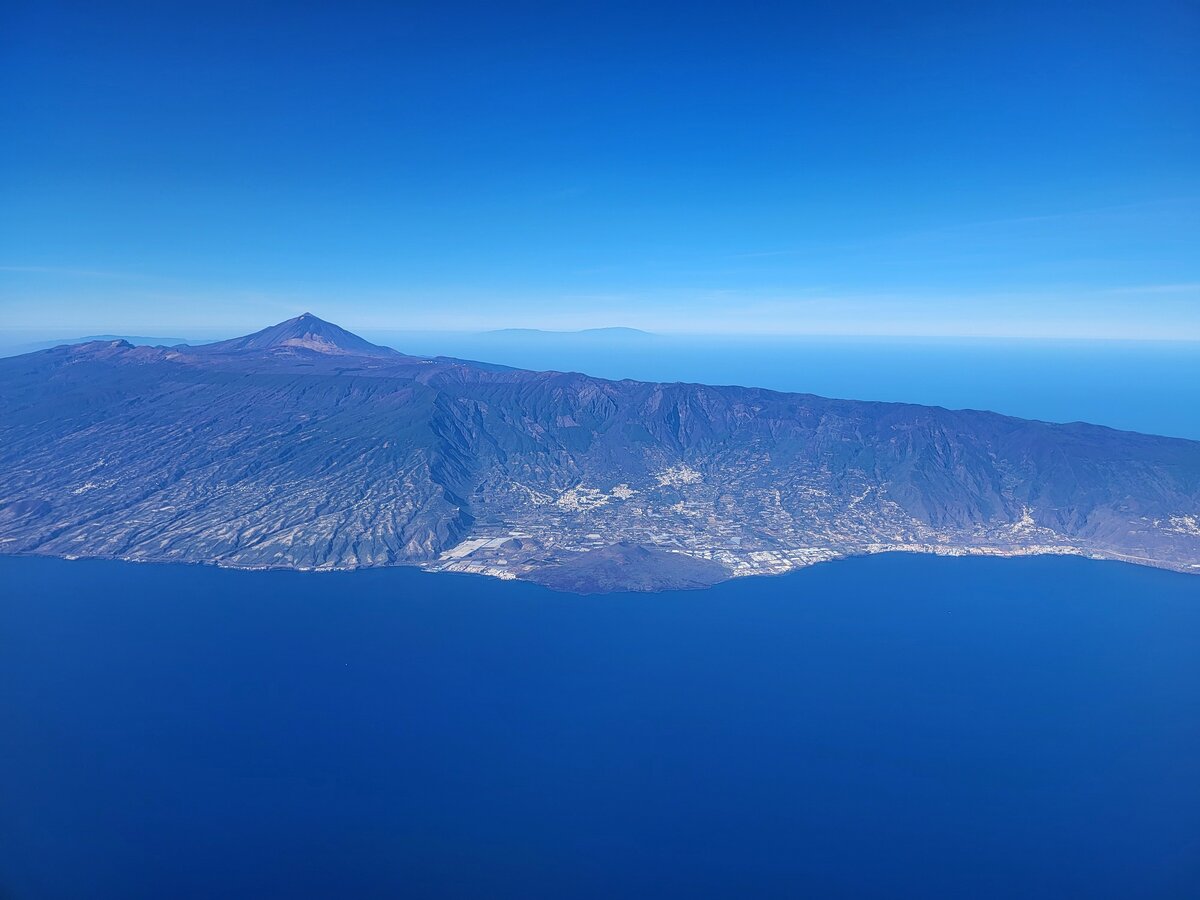 Wulkan Teide na Teneryfie po serii 1400 wstrząsów ziemi