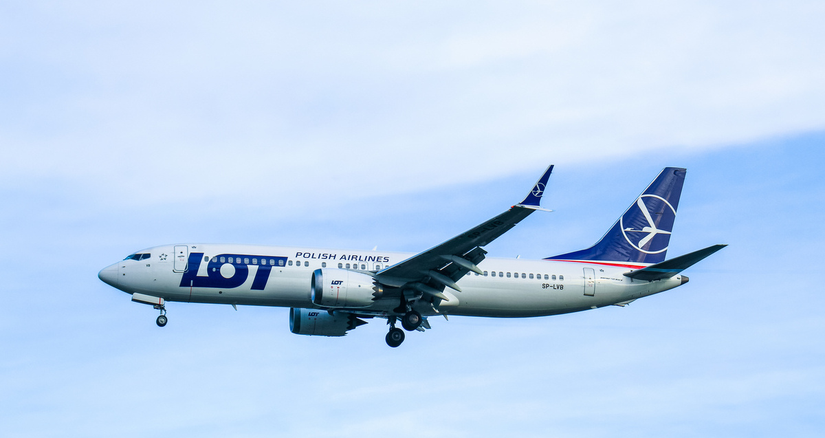 Samolot PLL LOT w powietrzu – prawa pasażera, a odwołany lot