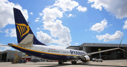 Ryanair samolot na lotnisku