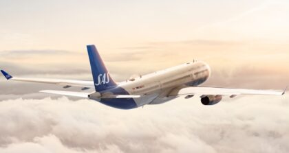 SAS ogranicza loty do Polski. Samolot linii SAS w locie podczas rejsu pasażerskiego
