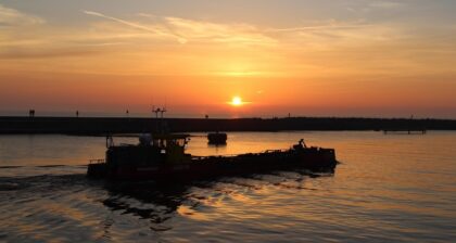 Ustka zachód słońca nad morzem – Pendolino do Ustki i wakacyjne połączenia