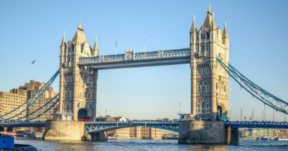 Fałszywe apartamenty na Booking.com – Tower Bridge w Londynie w pobliżu adresu fikcyjnego noclegu