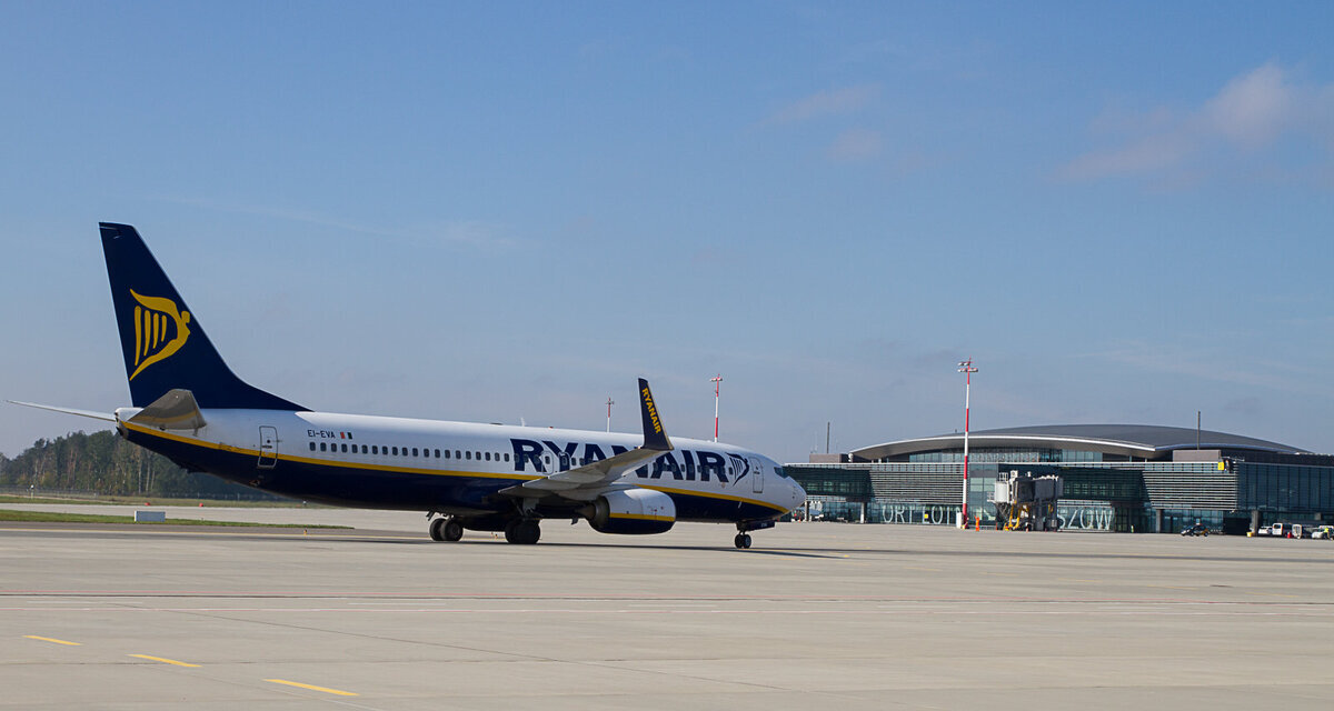 Ryanair zawiesza loty z Rzeszowa. Samolot Ryanair na lotnisku Rzeszów-Jasionka