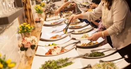Zatrucie w hotelu na Fuerteventurze – szwedzki stół w restauracji hotelowej, zdjęcie ilustracyjne