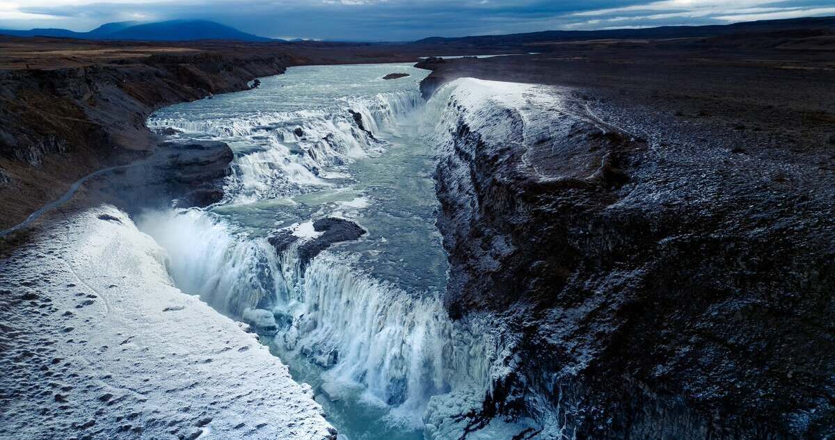 Złoty Krąg na Islandii – wodospad Gullfoss, jedna z najpopularniejszych atrakcji turystycznych wyspy