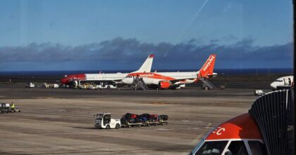 easyJet tnie loty z Polski – samolot brytyjskiej linii lotniczej na europejskim lotnisku