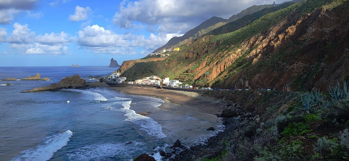 Playa del Roque de las Bodegas – panorama plaży z góry