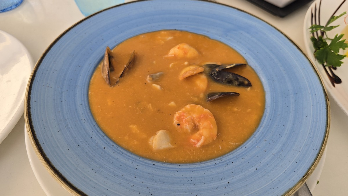 Sopa de marisco – zupa z owoców morza w Los Cristianos na Teneryfie